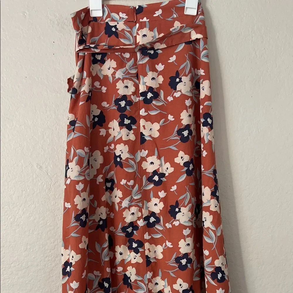 Like New! Gap Floral Maxi Skirt Ruffle in Size 4
